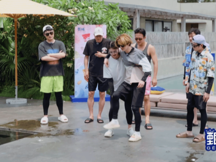 鹿晗被张雨霏公主抱，张雨霏：真的太轻松了日前，综艺《哈哈哈哈哈》第六季最新一期播