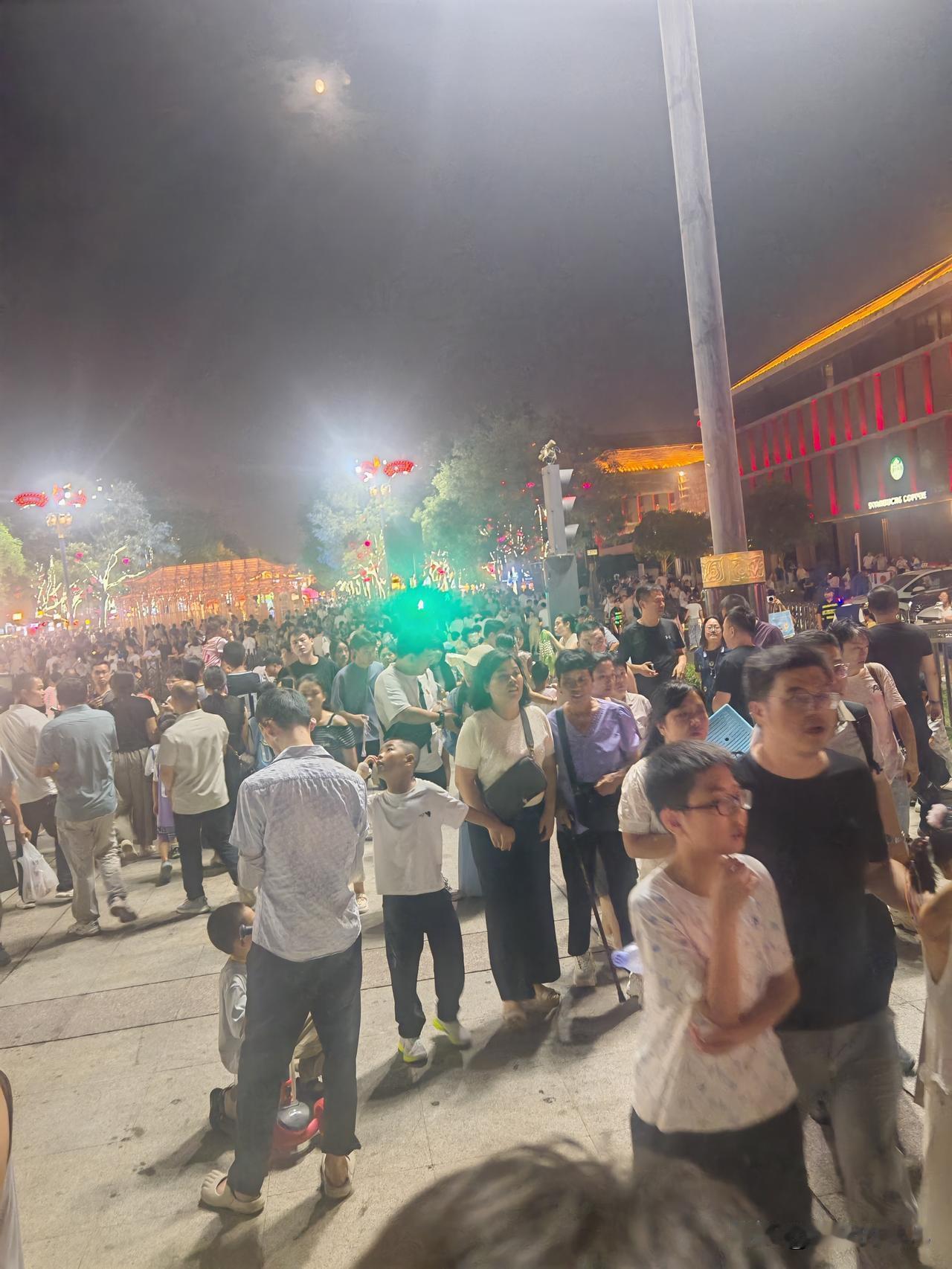 听说表姐孩子考上大学了，听起来确实高兴，但也出乎意料。因为表姐是脑膜炎后遗