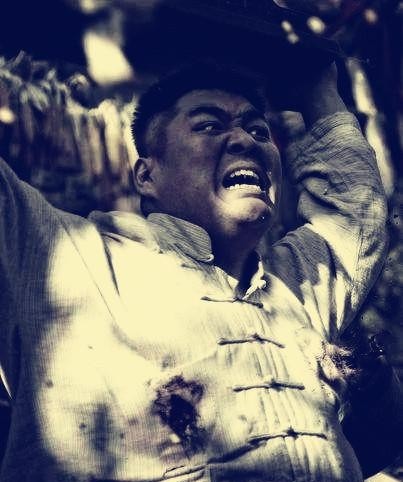 1943年7月，日军把一个男人关进了地牢里，4天后鬼子要杀了他，但是这个男人很不