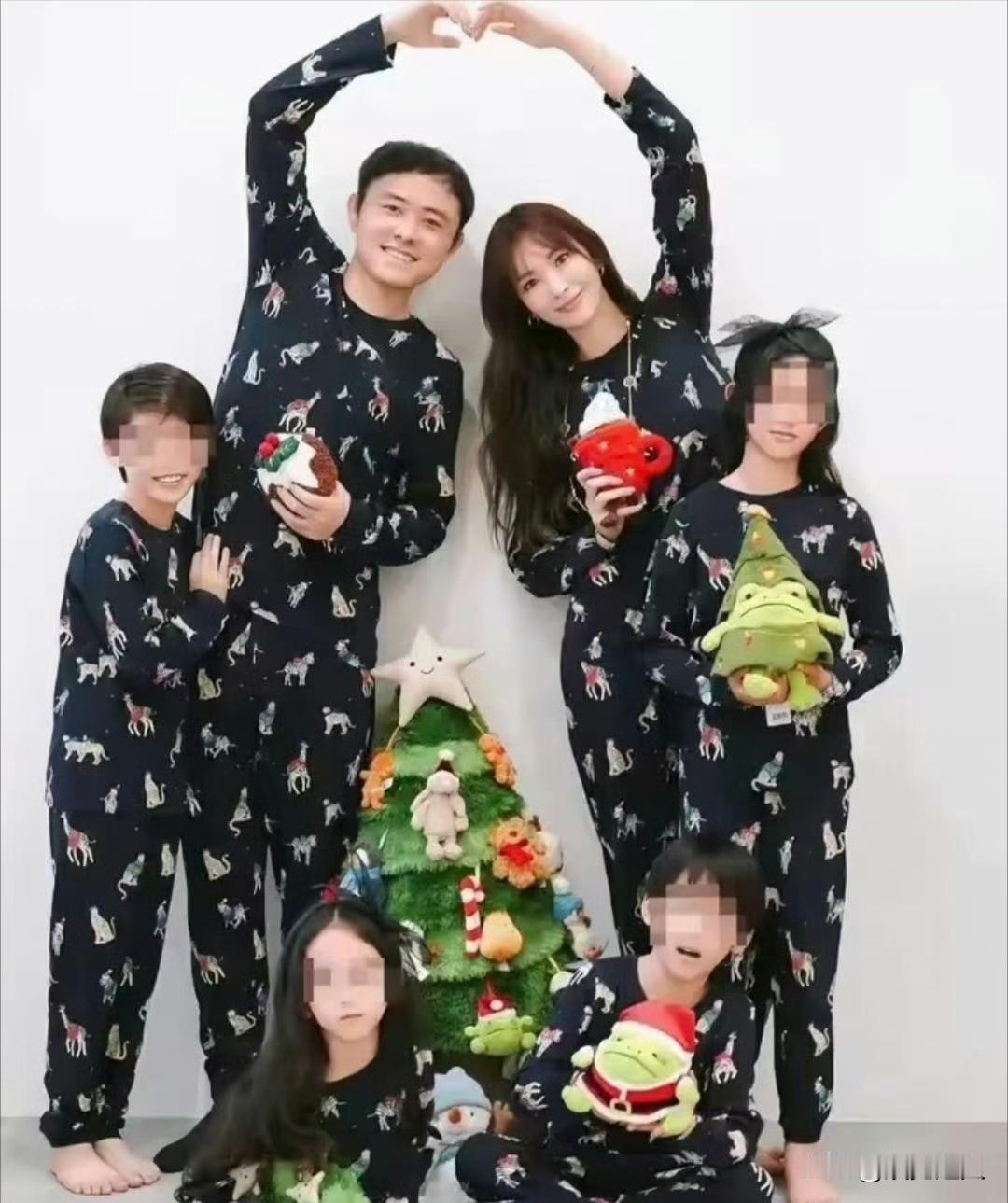 当年吴佩慈为嫁纪晓波，六年剖四胎，却始终没等来结婚证，被全网笑赔了青春又没名分！