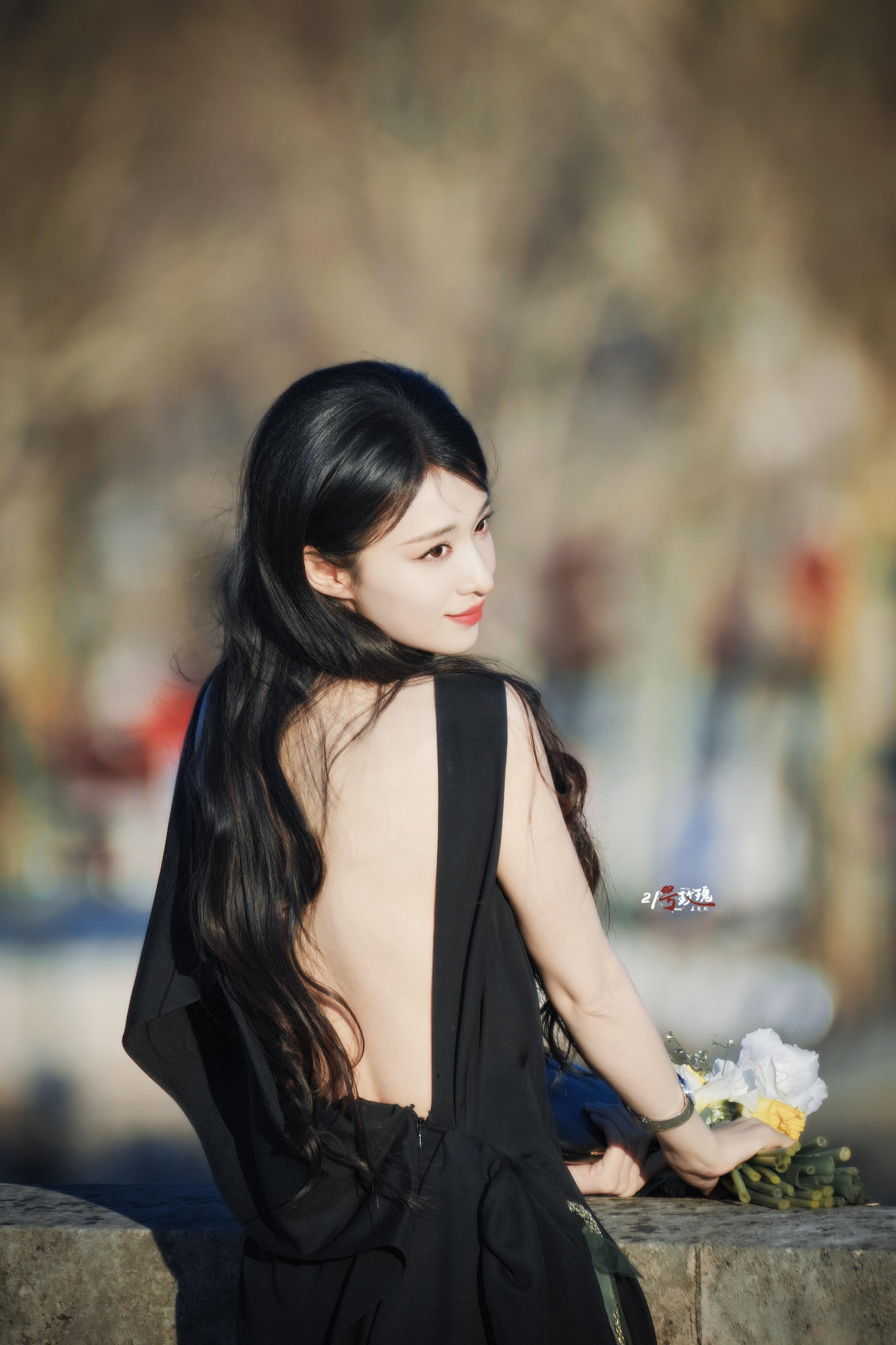 Dior生图王楚然迪奥大秀出图：巴黎街头的东方美人🥀