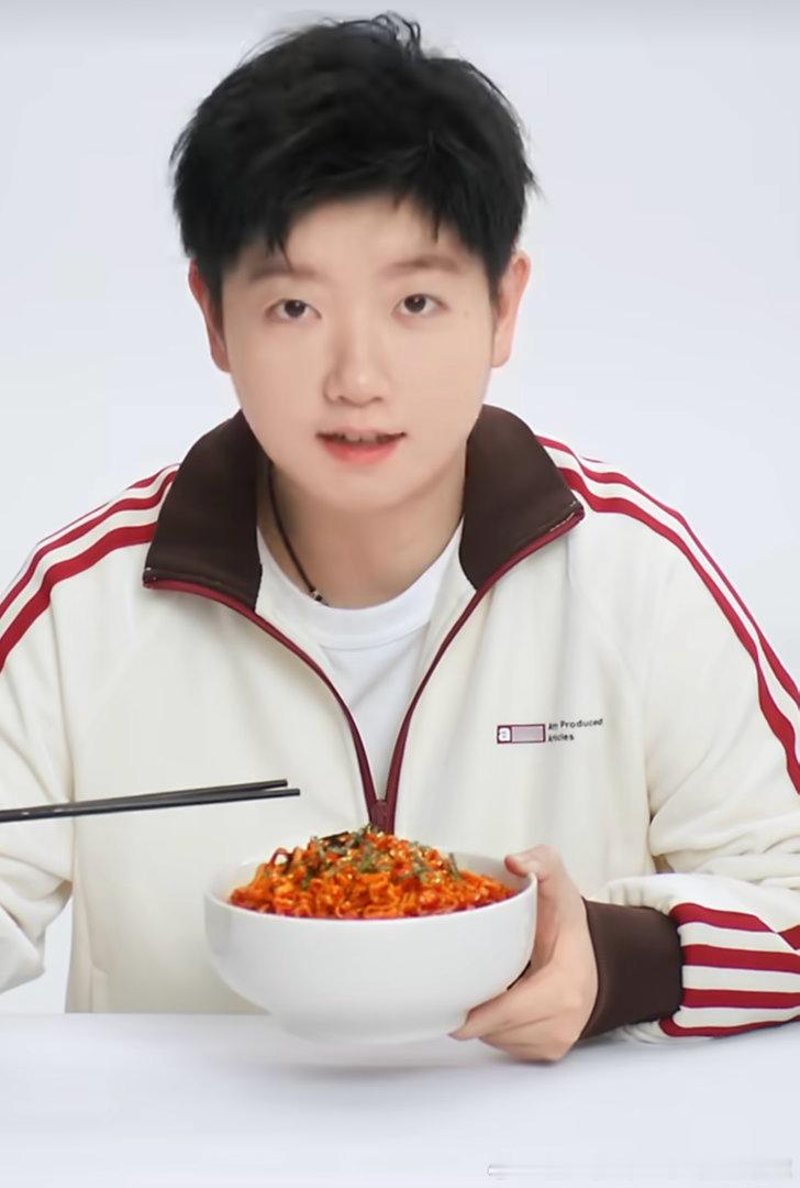 白象的Q版和孙颖莎一模一样白象品牌代言人孙颖莎