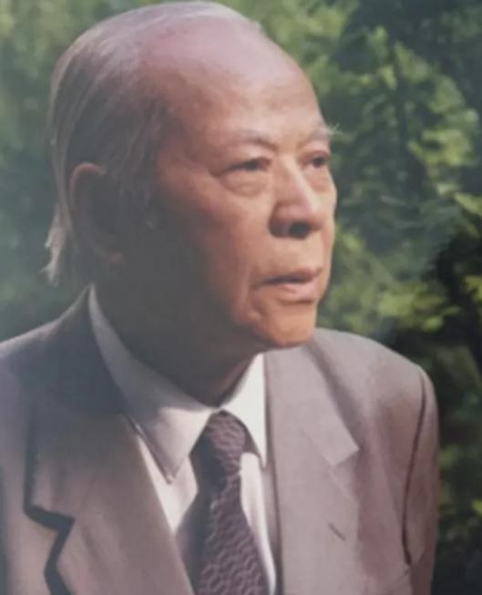 1985年，中国一高级干部访日期间，不顾多人劝阻非要去靖国神社，回国后就被中纪委