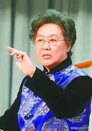 连丽如弄巧成拙，单田芳受益最大！近期，年遇80高龄的评书演员连丽如，一句话打倒