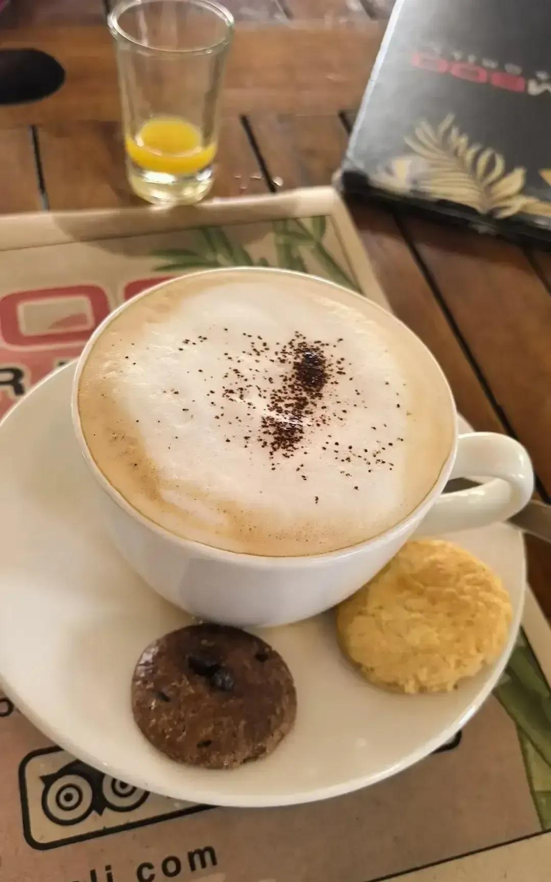 我妈今年五十二，去年体检报告出来，医生一句“内脏脂肪超标”把她吓得晚饭直接倒掉。