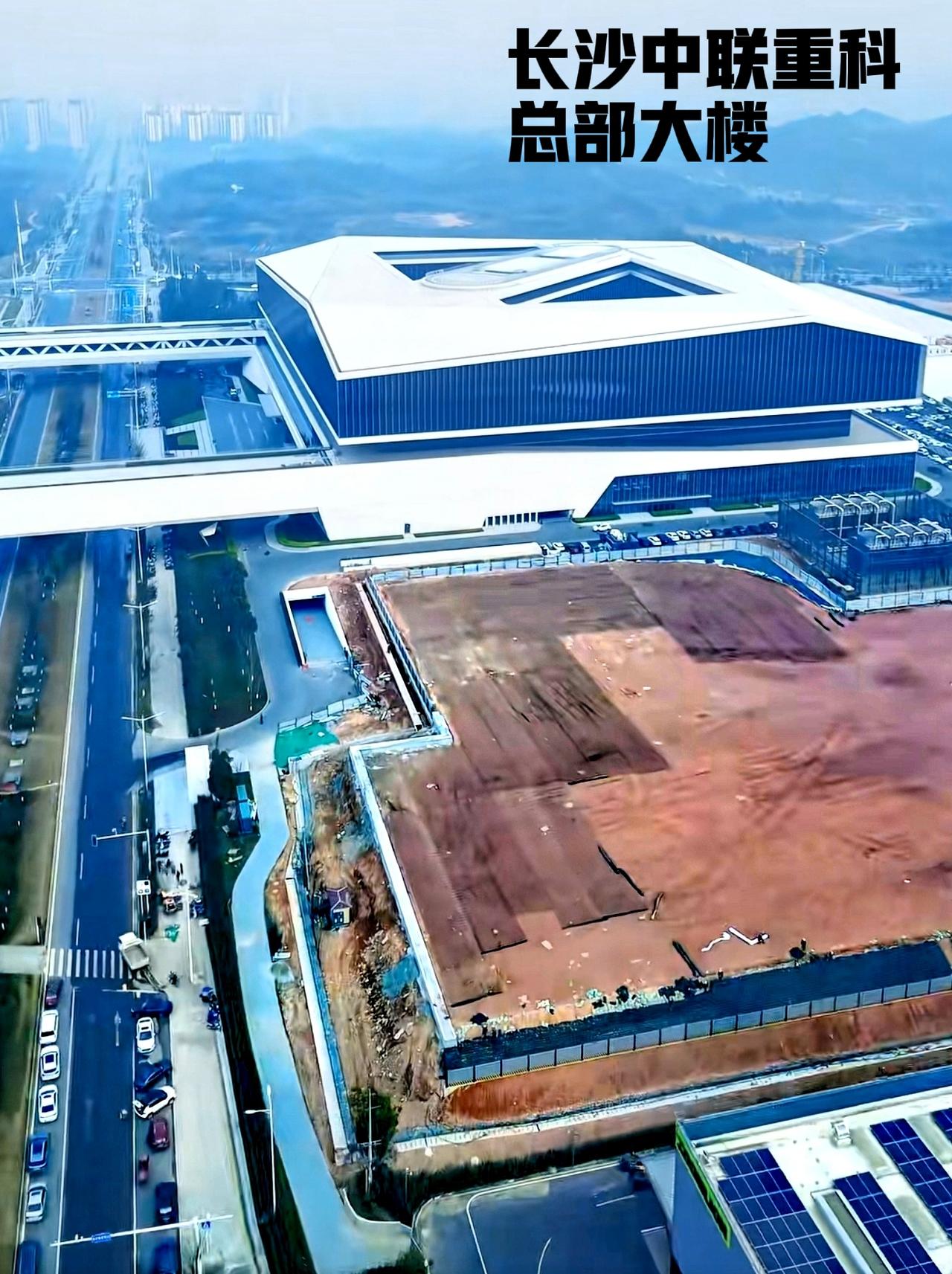 看看长沙的这个企业总部大楼牛不牛逼？新的总部大楼在长沙的西边建起来了，也就是梅溪