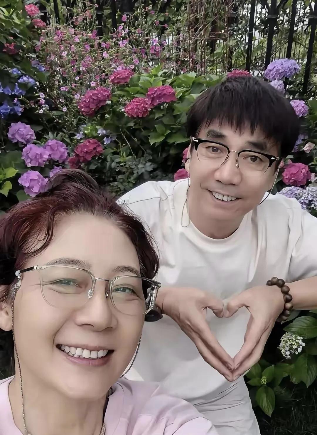 范明也是一个挺争气的男人的，当初就是娱乐圈的小配角，娶了富婆厉玲，61岁了还在拍