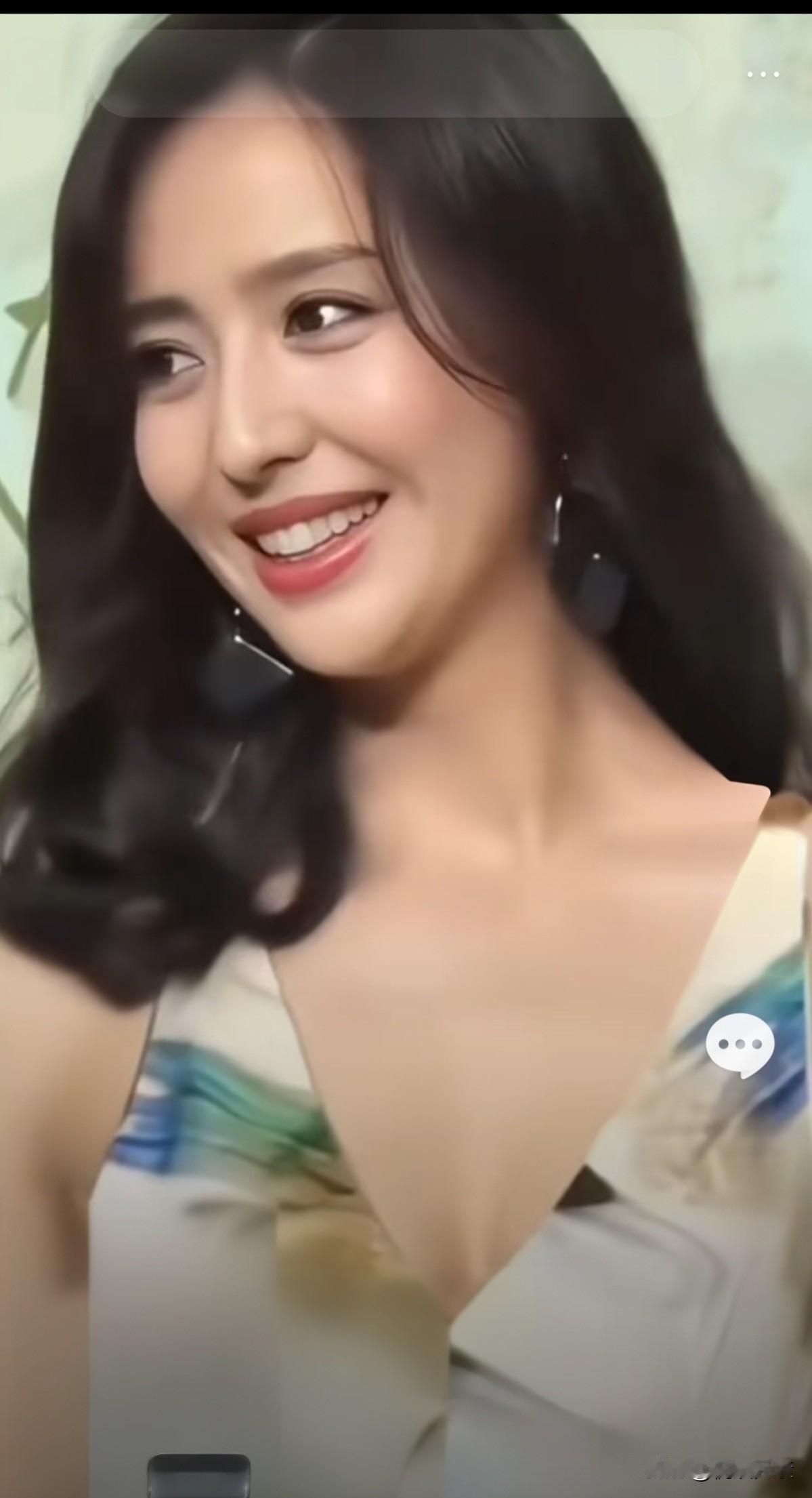 佟丽娅应该是美少妇天花板，想养她的男人排着队，然而这么漂亮的女神，居然还是单