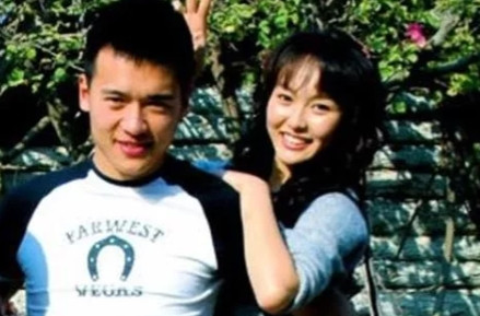 2010年，高云翔和唐嫣同居三年后，再次向她逼婚：“糖糖，我们处了这么久了，我再