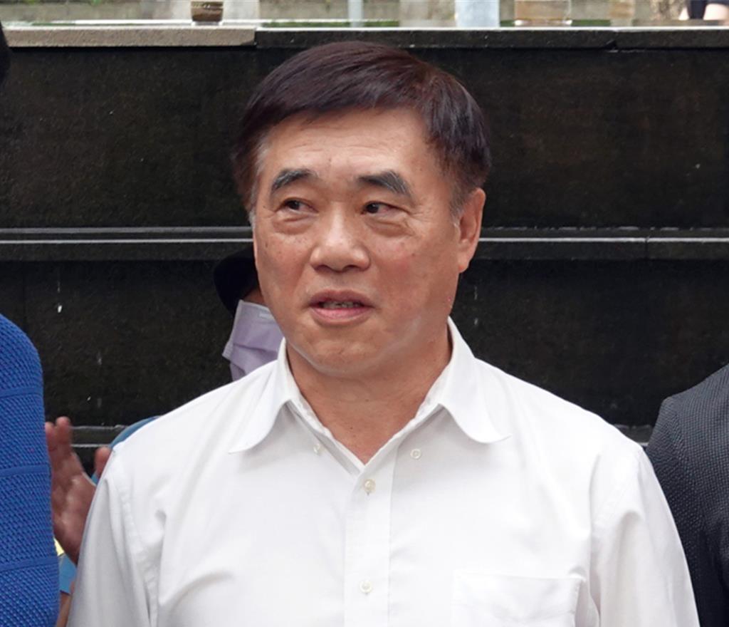 国民党主席改选10月18日登场，候选人之一的台北市前市长郝龙斌昨南下拜会韩国瑜，