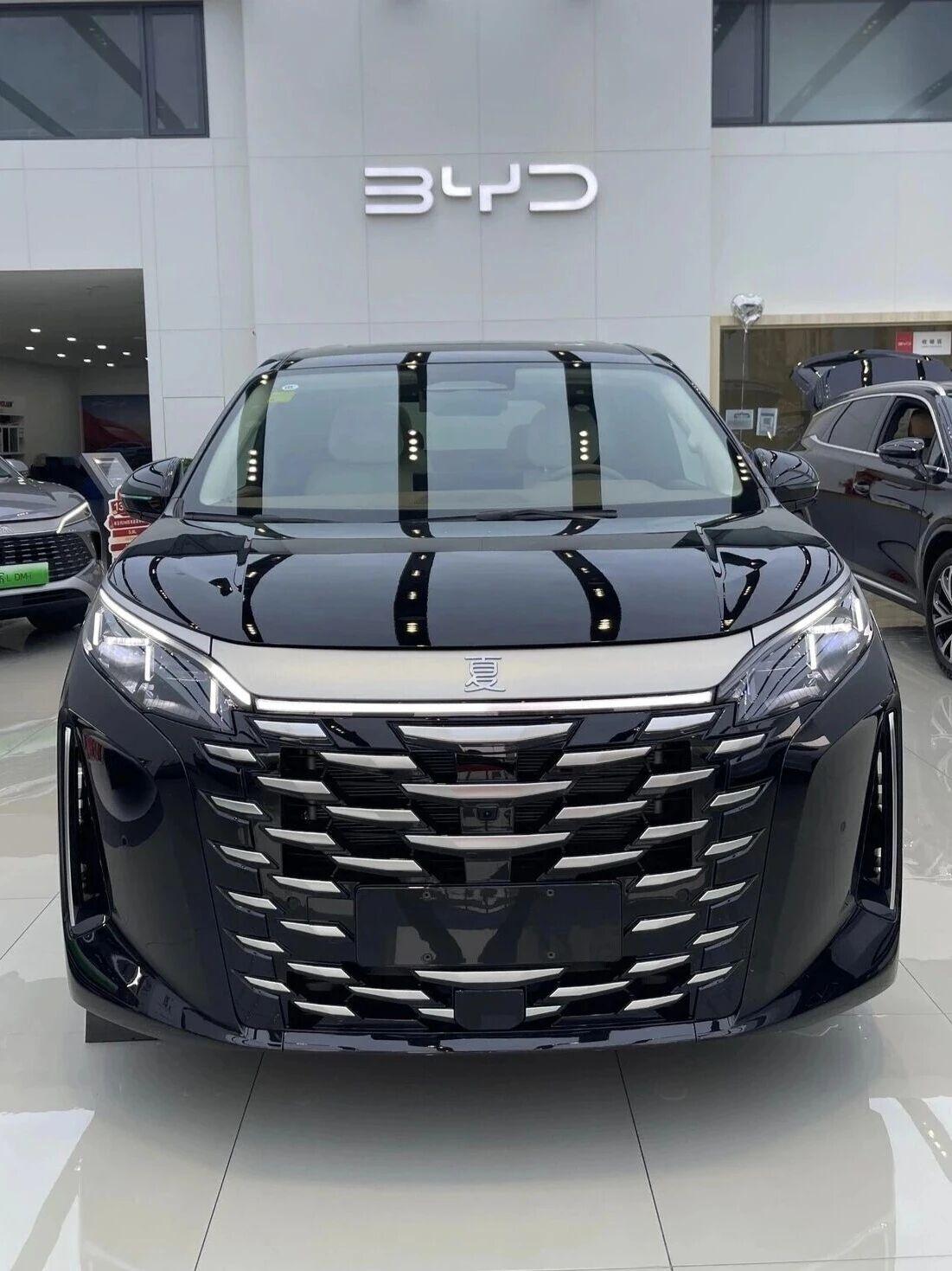 17万买“准新”比亚迪夏，一年亏8万的家用MPV值吗？二手车商有台2025款比亚