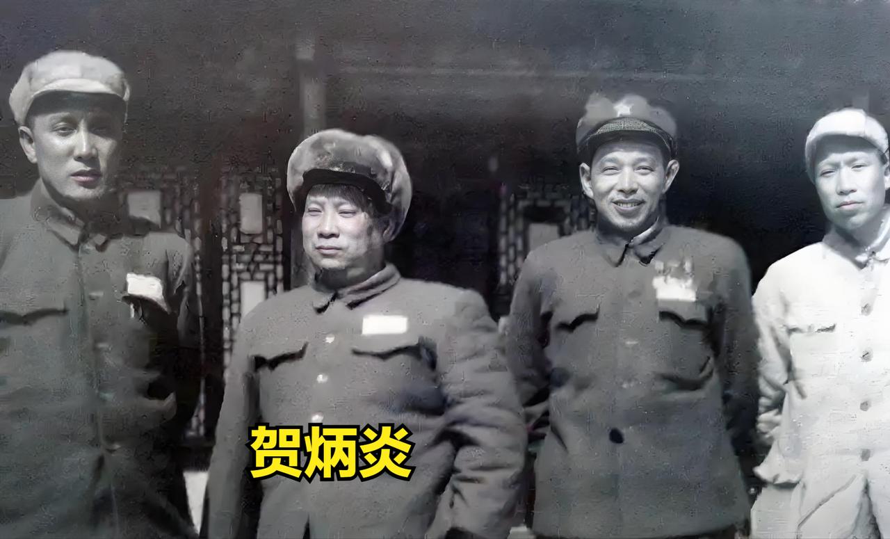.1960年，一件大事震动西南军区，成都军区首任司令员、独臂将军贺炳炎病逝了。他