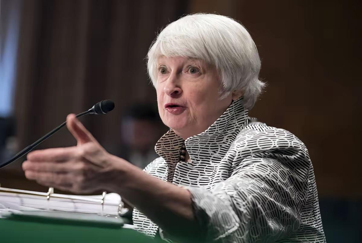 美国财长耶伦曾公开声称，世界没法承受，一个贸易顺差达到，一万亿美元的中国！中国想