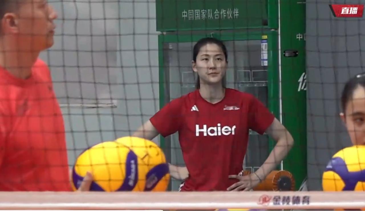 【女排集训信息】龚翔宇、刁琳宇、李盈莹、王媛媛、王梦洁等五员老将亮相，国家女排集