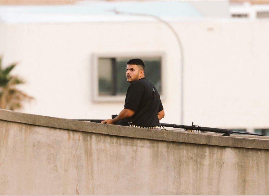 这次澳大利亚大规模枪击事件中的两名嫌犯是父子关系，目前父亲被击毙，儿子在重伤在