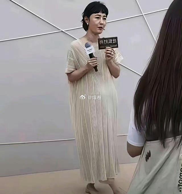 白百何变化也太大了吧，都认不出来了。