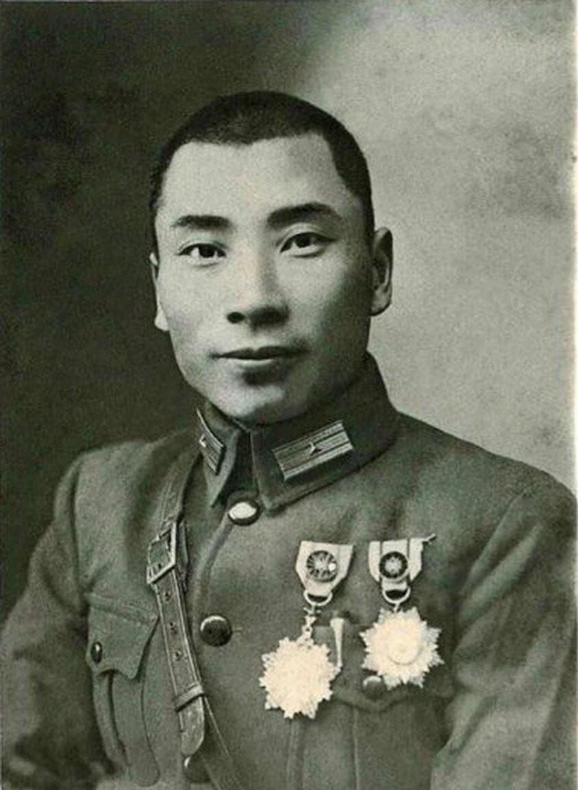 1947年8月，王仲廉被押去南京受审，汤恩伯去求情，蒋介石骂道：“这就是你向我推