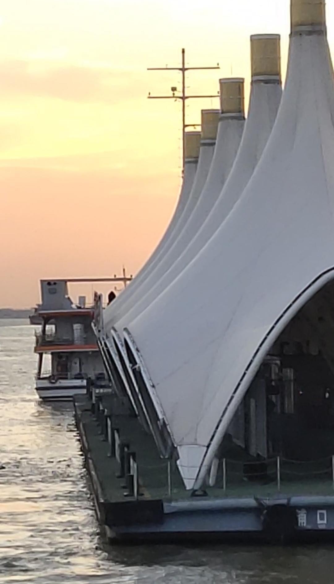 去年还那么热闹的浦口火车站大马路街区，现在居然已经有点冷清了。这是一条有历史