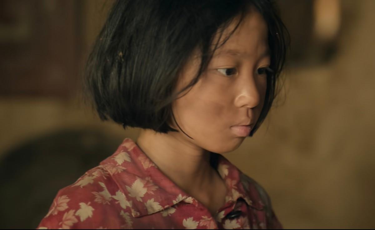 看到剧里忆秦娥出场的时候，我愣了。原著里她是什么样？瘦小，高鼻梁，一说话就捂嘴