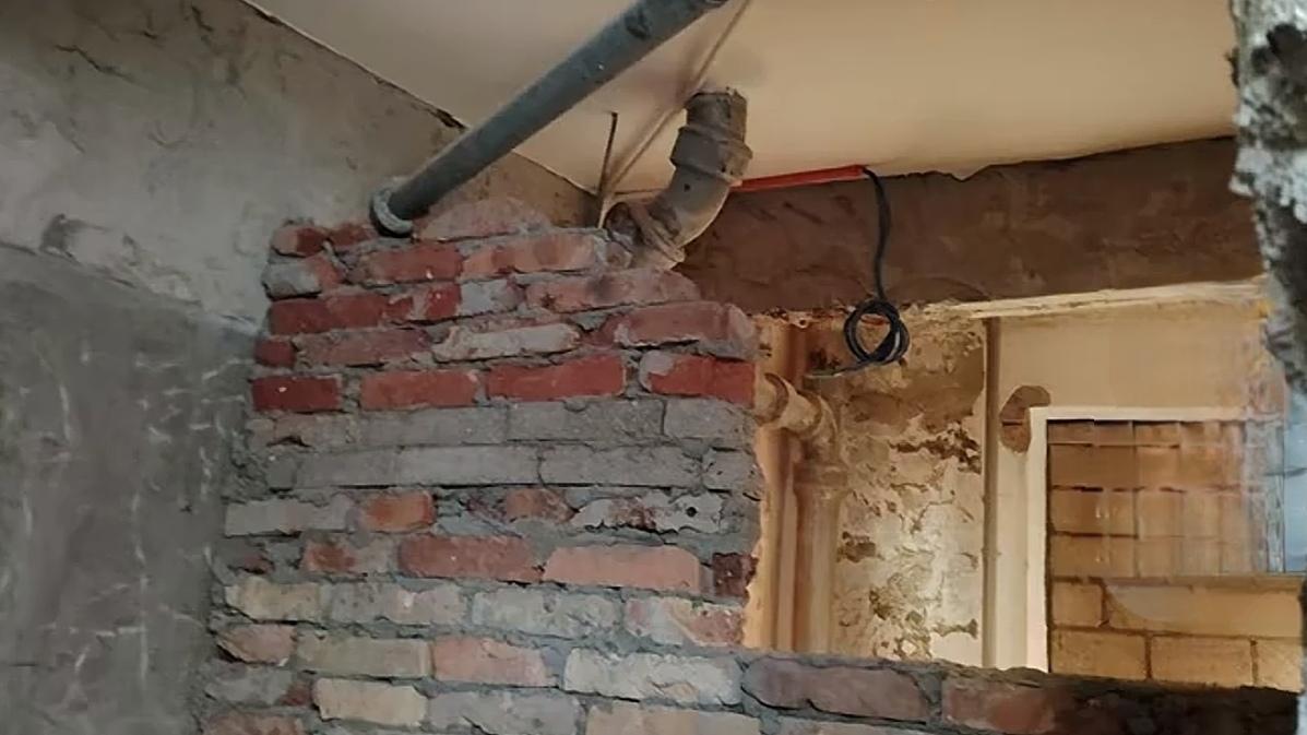 🔥惊心！昆明一小区多户墙面开裂，疑业主装修私拆承重墙。昆明某小区突发惊魂一幕！