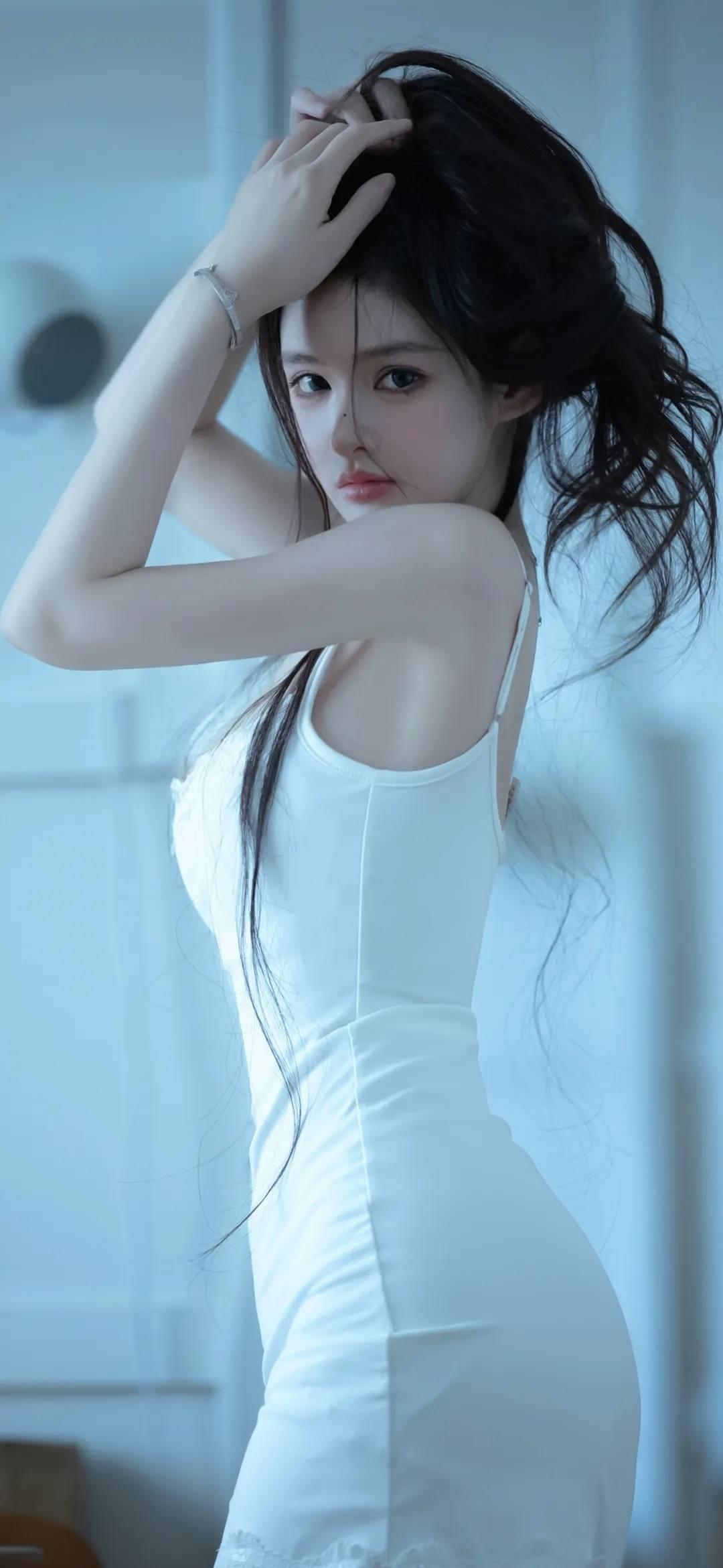 年入百万的煤老板也挡不住老婆想红杏出墙让他绿云罩顶的心。我哥老陈在我们村算