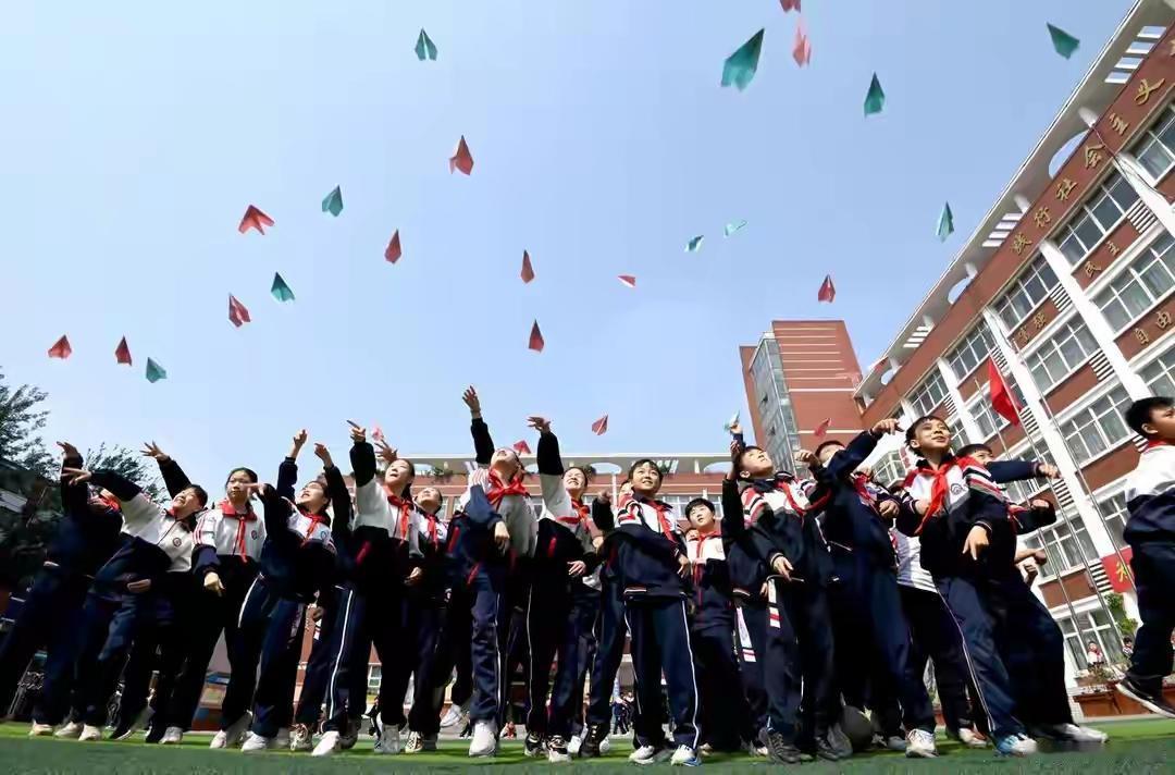 2026年，1270万毕业生迎来天崩开局！离开校园后，我们该去何处？投出的上