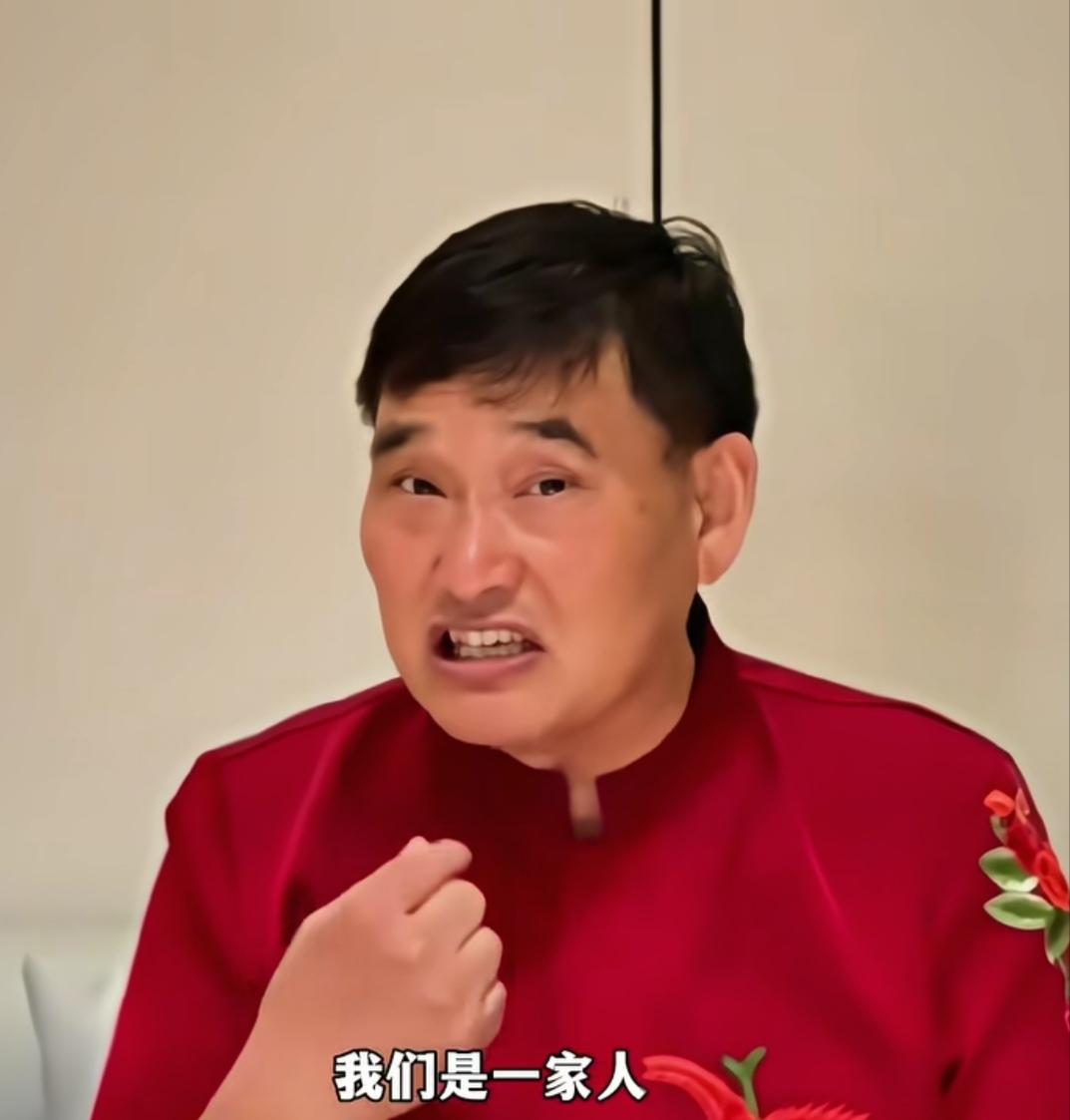 我就佩服大衣哥觉悟，记者采访问大衣哥，你为什么不开自媒体账号，他说自己不光