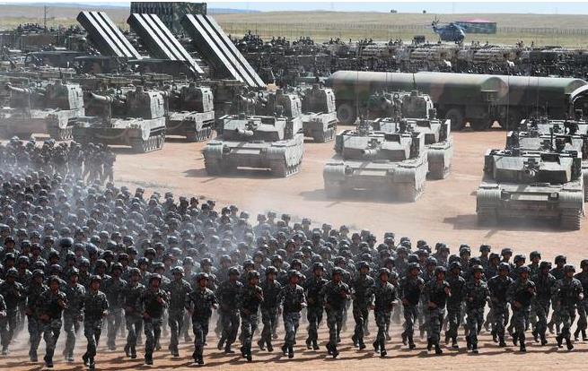 中国目前的兵力能否与美国抗衡？毫不夸张地说，中国现在的军力别说抗衡美国，在亚太地