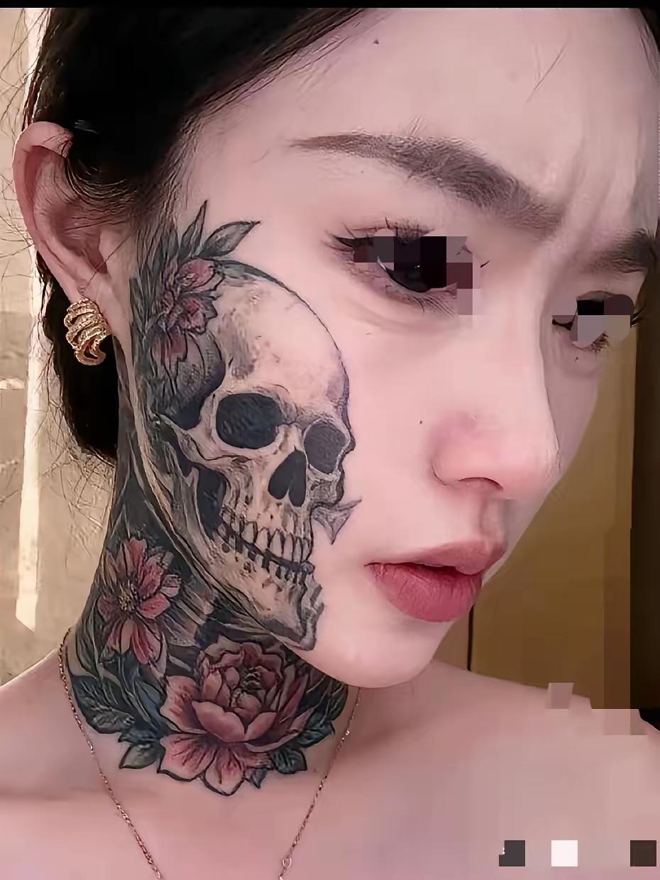 美女真是太大胆敢把鬼头纹左边栩栩如鬼护身符胆小如鼠快走开本是一张人见人