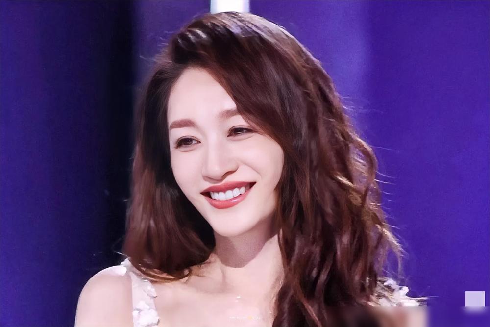 李小冉拿到890票，自己都小声嘀咕：有黑幕吧？一公还跑调跑到姥姥家，全网等着