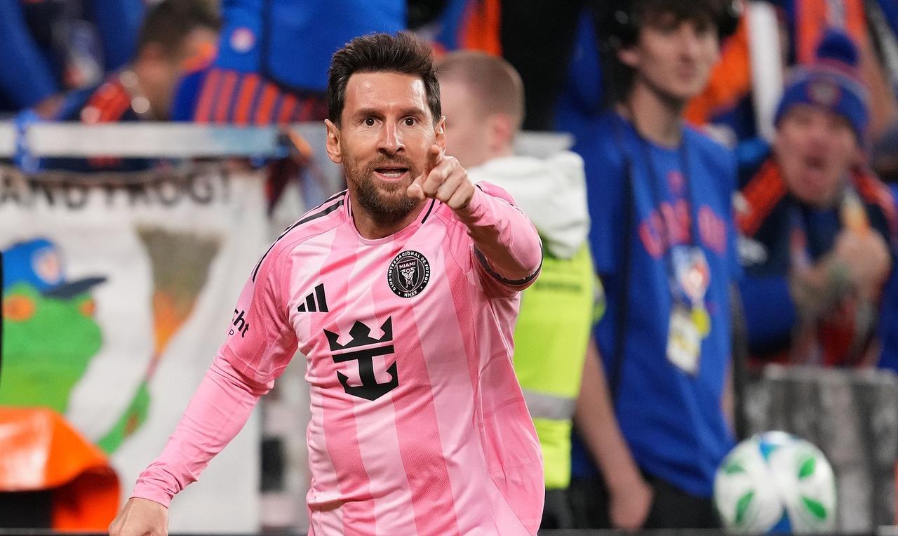 德转就是胡来，一点都不讲究事实依据，德转的身价就是随意评定的！阿根廷球王梅西本赛