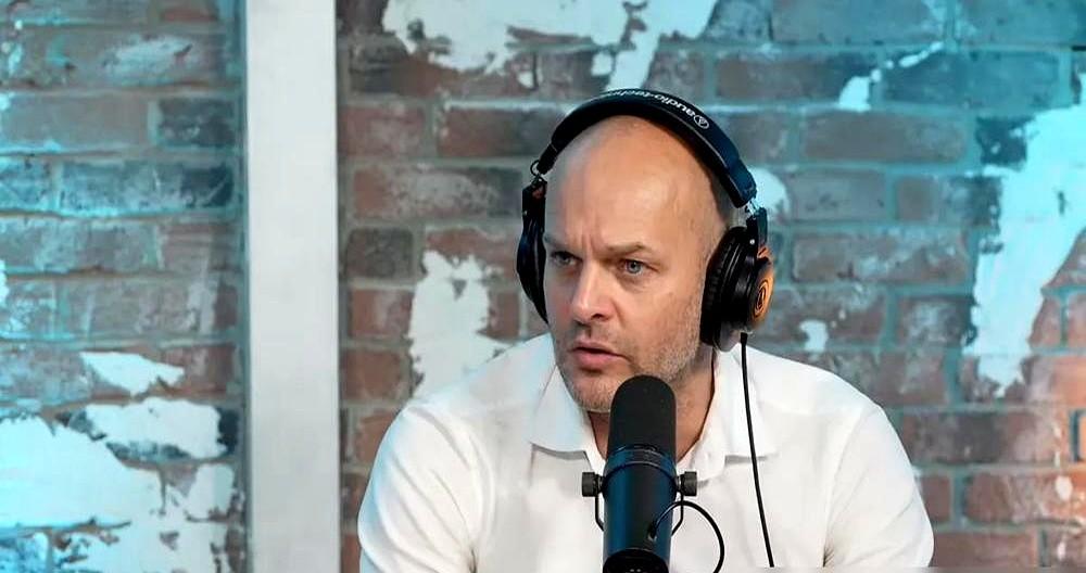 离开国米不是遗憾，而是彻底的解脱。名记比亚辛在播客里扯下了国米中场的遮羞布。