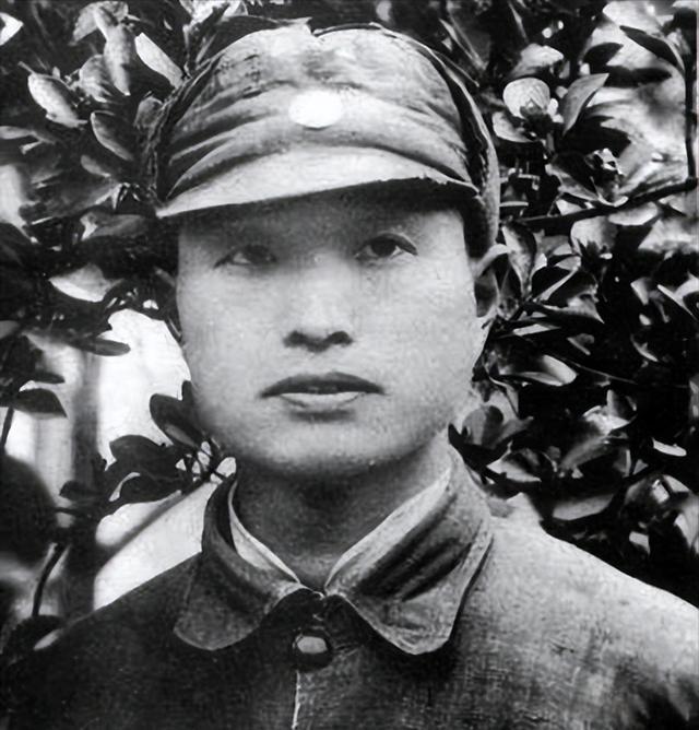 张爱萍前来找刘少奇详细汇报战况，刘少奇发怒：你只是侦察兵，为何要向我单独汇报？