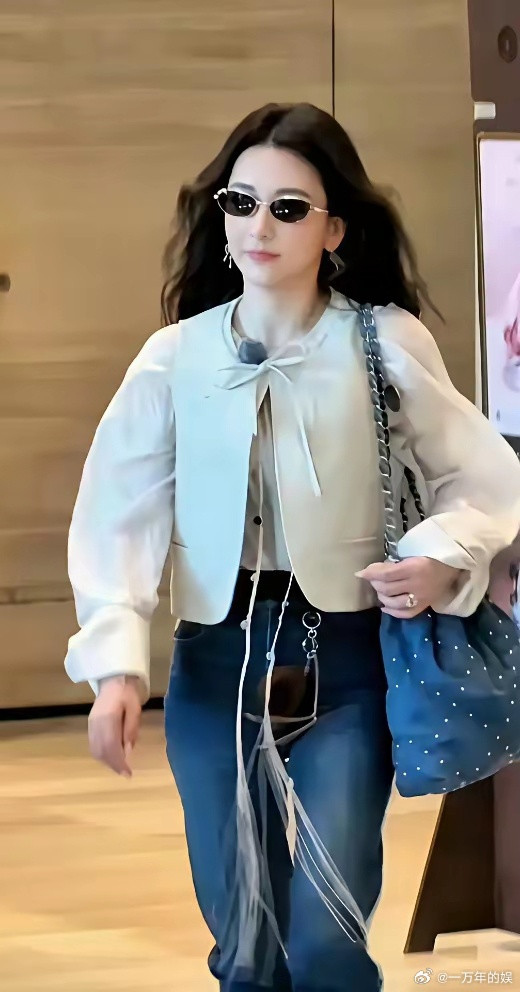 现在才明白，郭富城为啥那么喜欢方媛，不是因为方媛美貌，也不是因为她为家庭生育三个