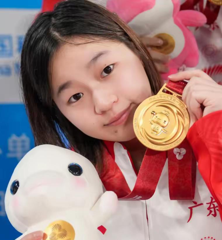 全红婵魅力引爆跳水热！今晚决赛双人组合对决，谁能问鼎10米台？