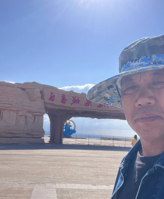 现在的自驾游真的变味了，真正出来纯玩的人并不多，好多人都是通过自驾来路上找流量的
