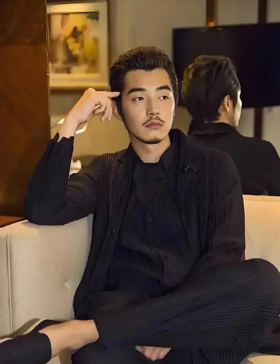 金世佳，我发现他身上有一个玄学，那就是无论他演正派还是反派只要演的不是主角就