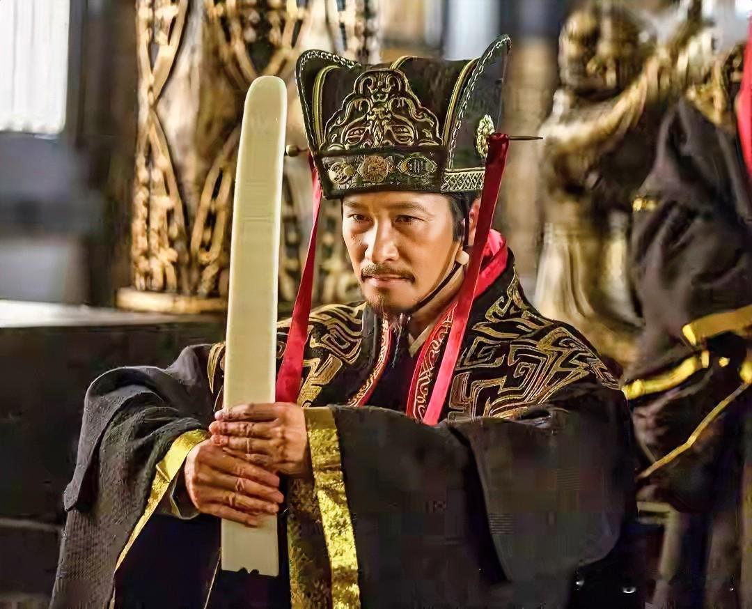全天下都知道曹操挟天子以令诸侯，天天在他身边的荀彧不知道吗？所以，别再说荀彧是大
