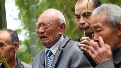 1992年，台湾老兵回湖南探亲却找不到家，村民：你家人都没了刘志华走的时候，是