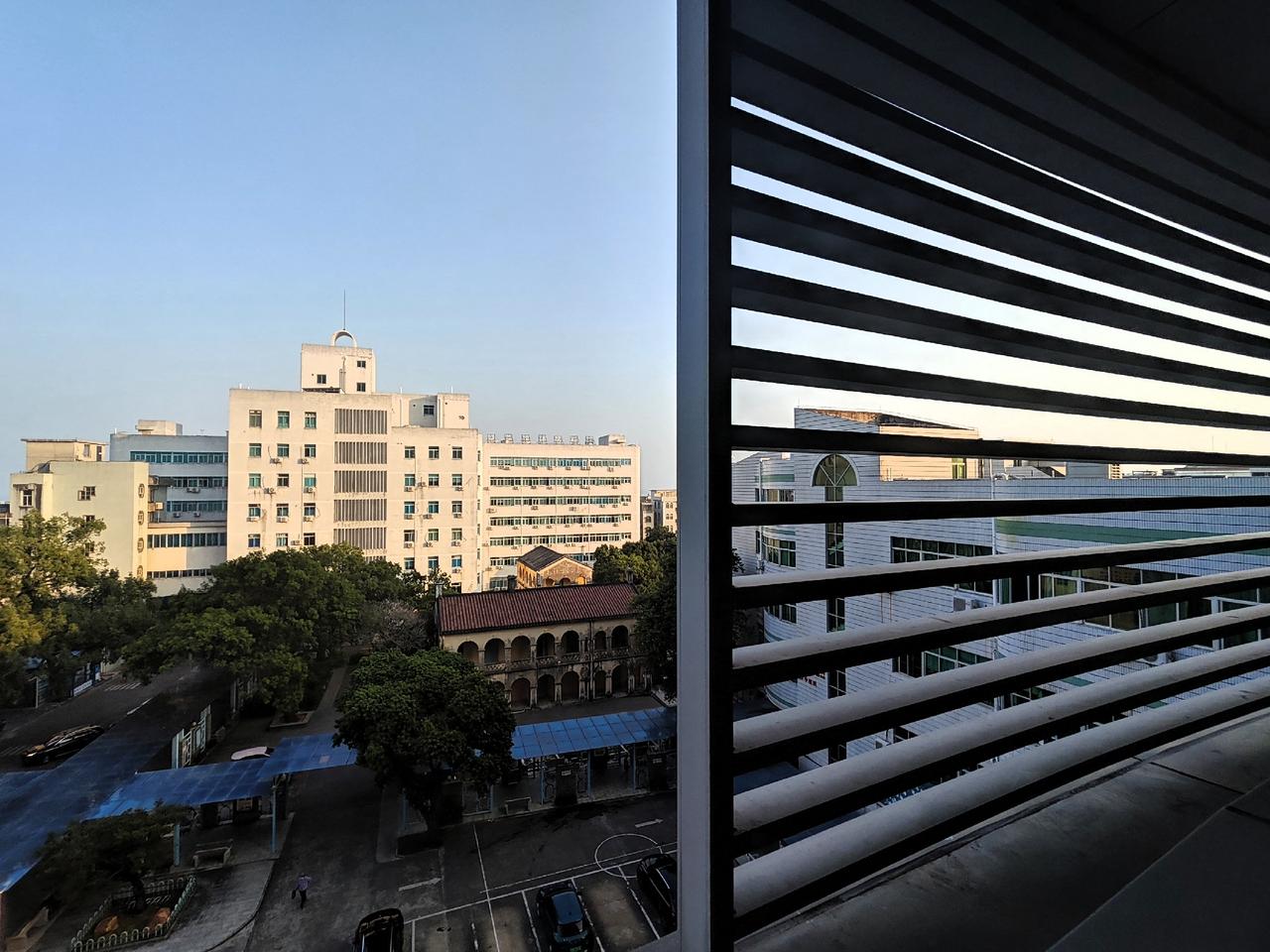很清醒的一段话：无论中外，对于男女发生关系次数的评价好像都差不多。男人和越多的女