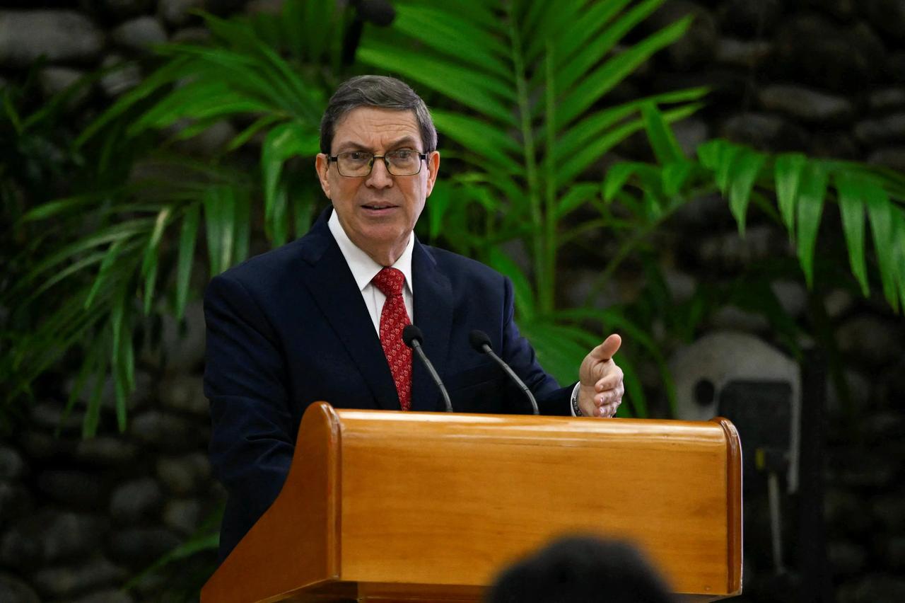 欧洲新闻网报道，当地时间30日，古巴外长布鲁诺.罗德里格斯宣布，为应对美国政府向