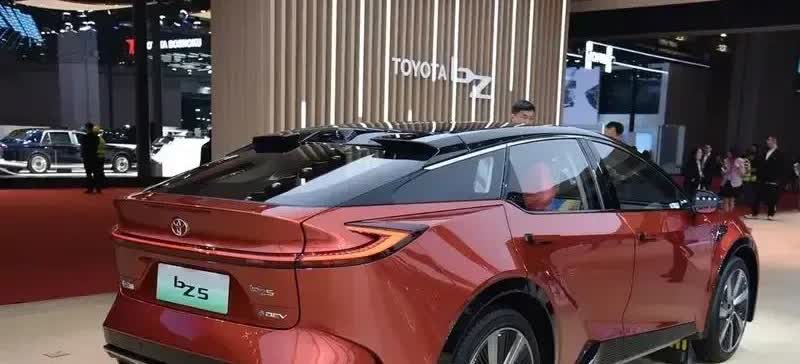 赤裸裸的现实！6％家庭，买50万元以上的车；12％家庭，买20~50万元