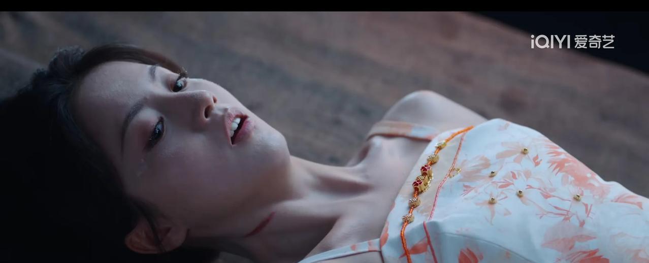 《朝雪录》白非珏不仅家世好，长得也好。秦湘对他一见钟情，原以为是两情相悦，不料白