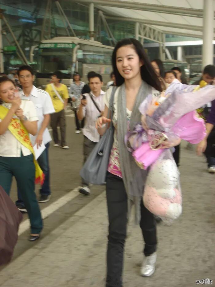 刘亦菲生活素颜照​​​