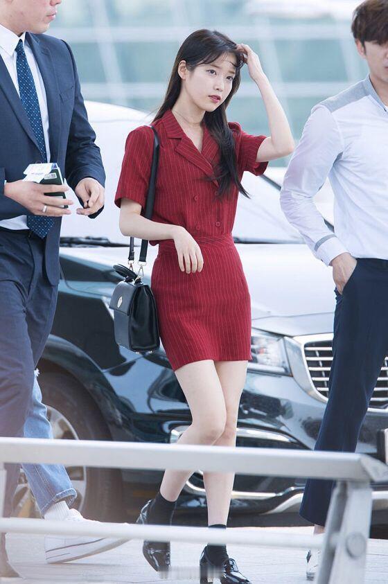 李知恩短裙👗丽丽稳稳拿捏