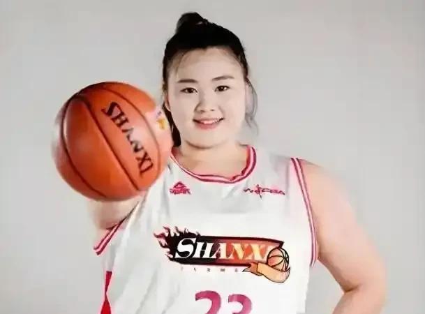 落选中国女篮的四位球员谁最可惜？①李梦，中国女篮的核心球员，2022年带领中国