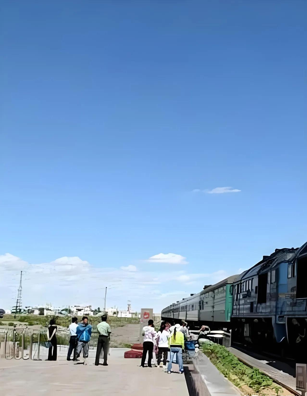 表面上看着像怪事，仔细想想却又不奇怪。这些年，从东南亚的越南、老挝，到南亚的尼泊