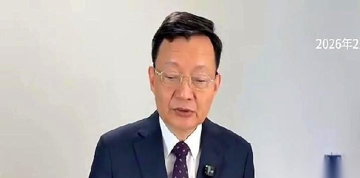 想靠炒股养家？李大霄一句话，直接把桌子掀了：不现实。你以为的战场是K线图，是红