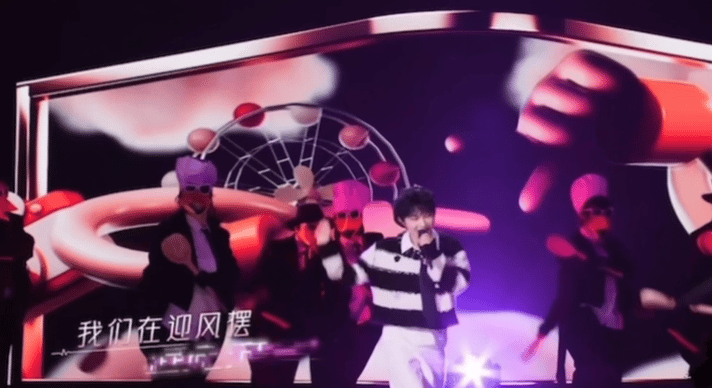 周深跳了企鹅舞周深的企鹅舞也太会了吧！跳着舞还能召唤“高雅人士”，一人多鹅版《