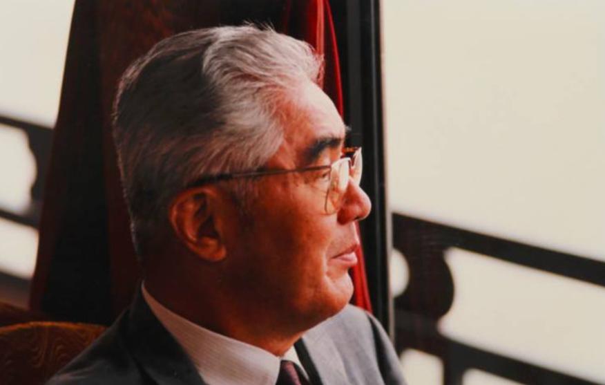 红色资本家荣毅仁89岁在北京逝世，留下的5个子女，今现状如何？上个世纪，荣氏家族